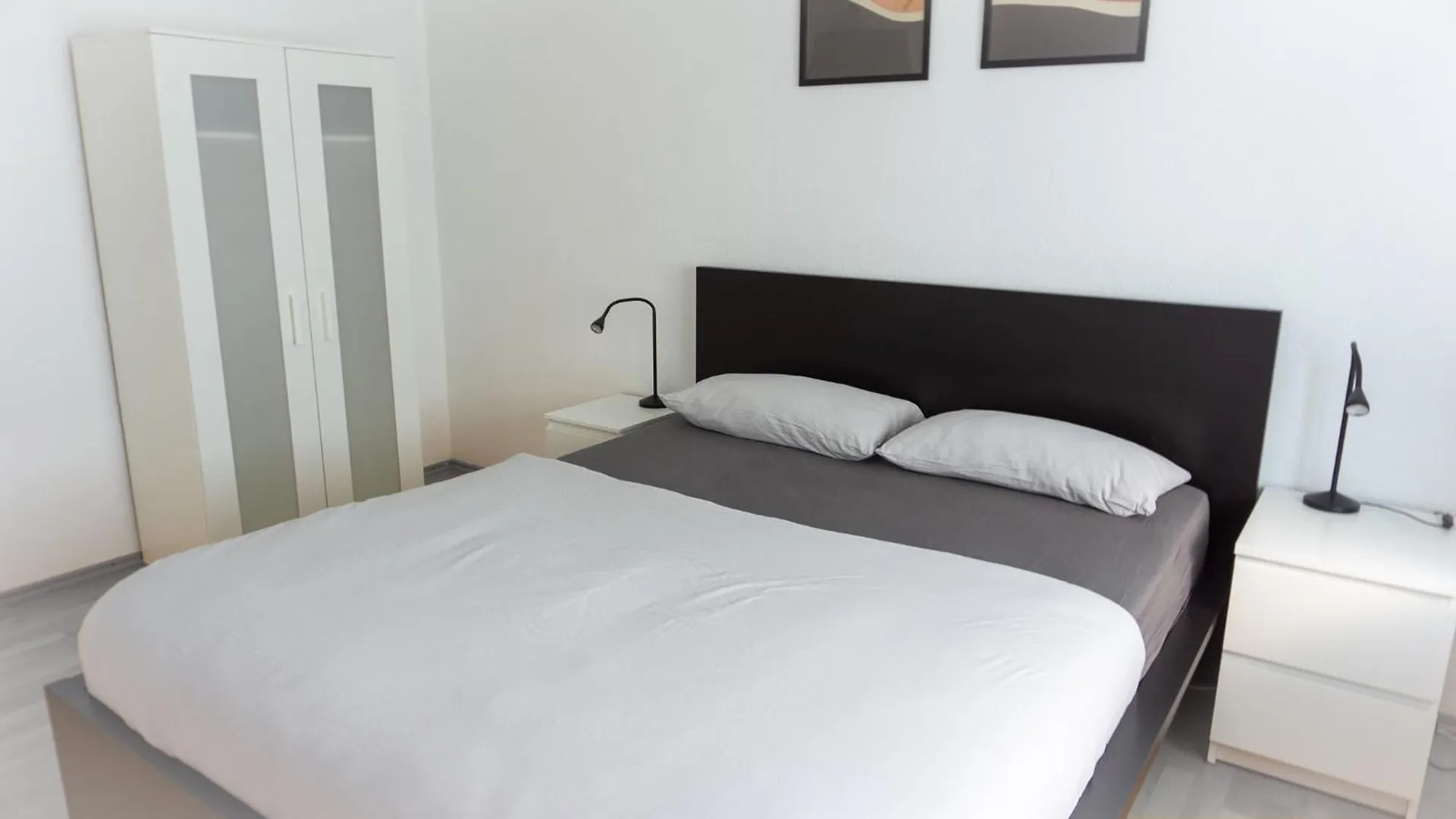 Central Apartment Hannover - Good & Calm Location - Contactless Check-In Γερμανία