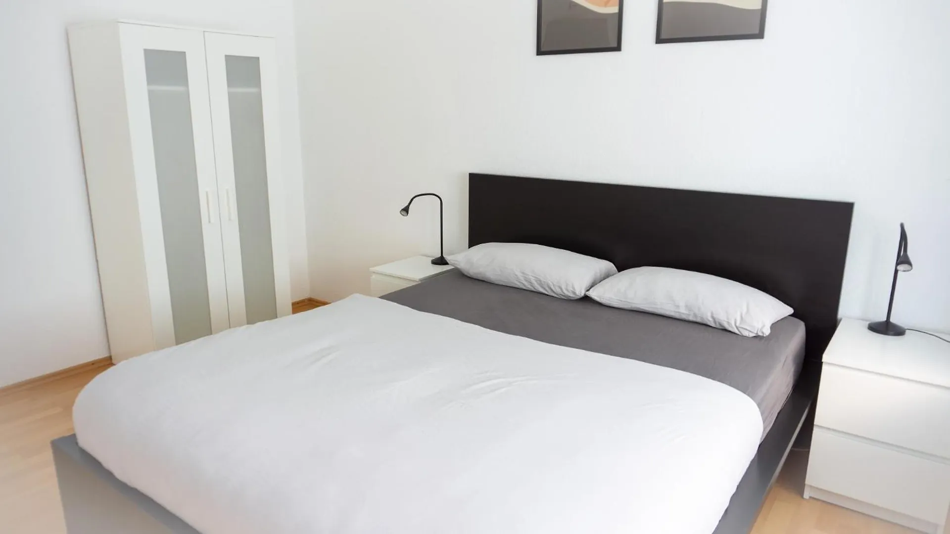 Central Apartment Hannover - Good & Calm Location - Contactless Check-In 0*,  Deutschland